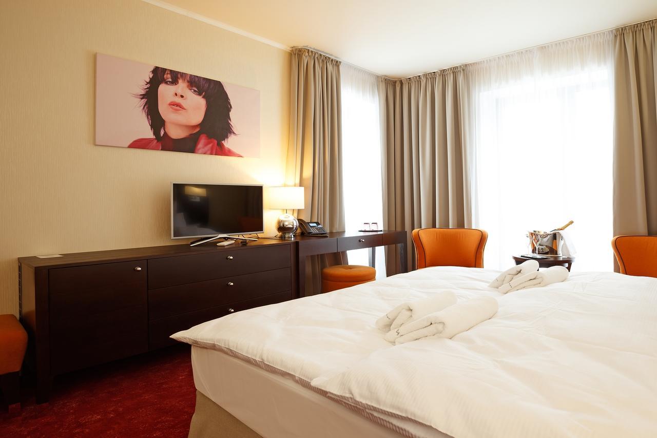 Hotel Bystra Snina Zewnętrze zdjęcie