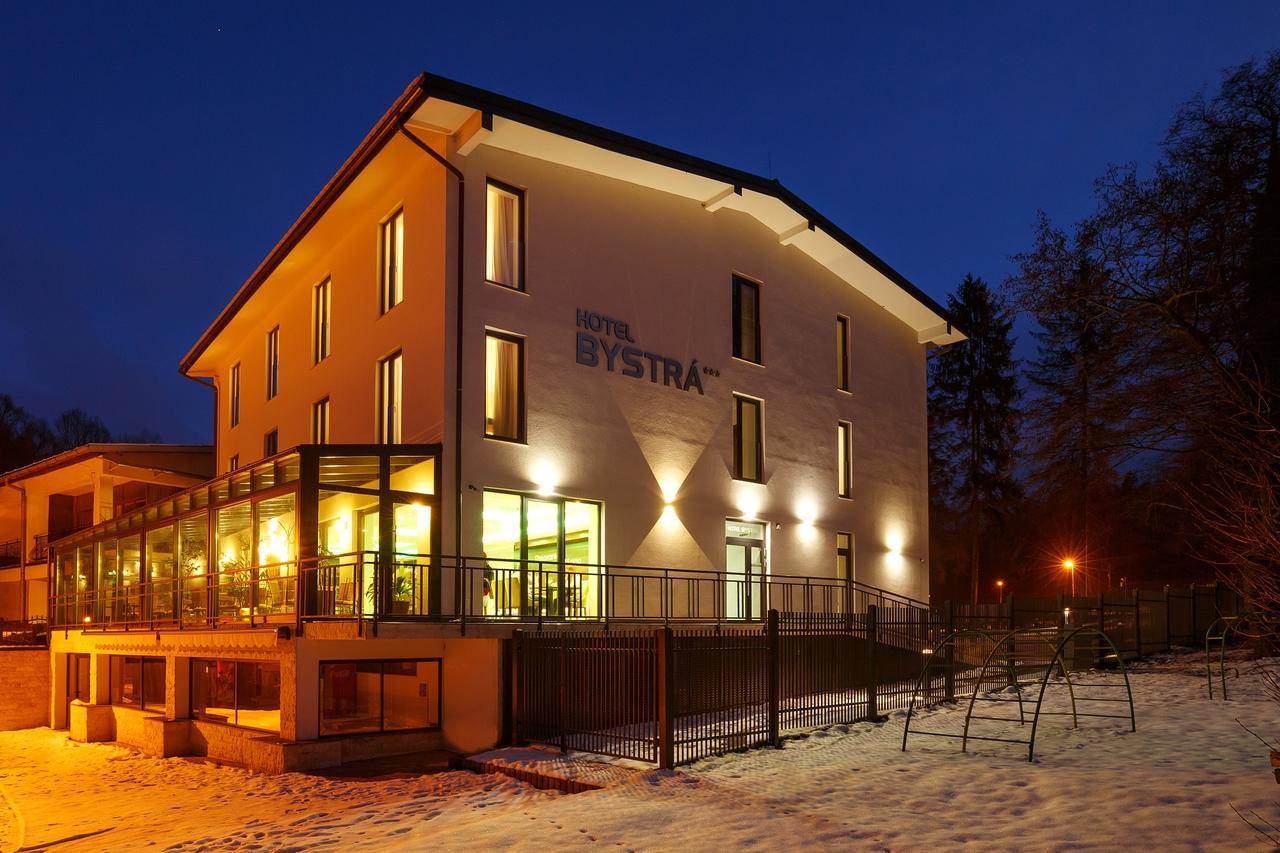 Hotel Bystra Snina Zewnętrze zdjęcie