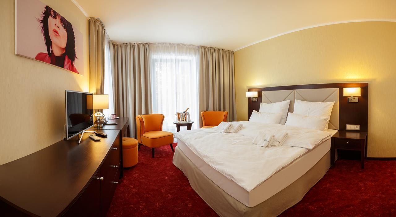 Hotel Bystra Snina Zewnętrze zdjęcie