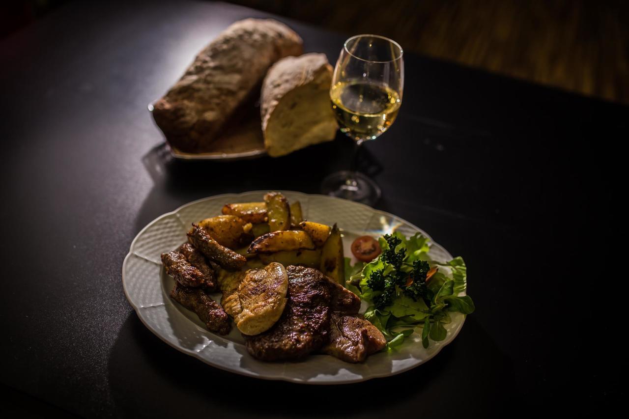 Hotel Bystra Snina Zewnętrze zdjęcie